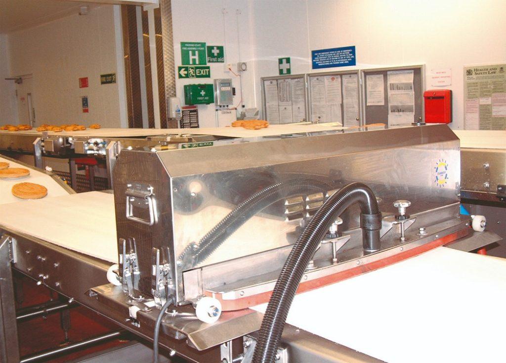 Brush specifically designed for cleaning conveyor belts in food factories