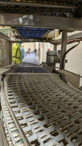 interlock conveyor cleaning for breads