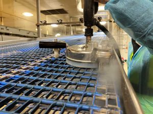 Conveyor Belt Head in Interlock Conveyor Cleaning