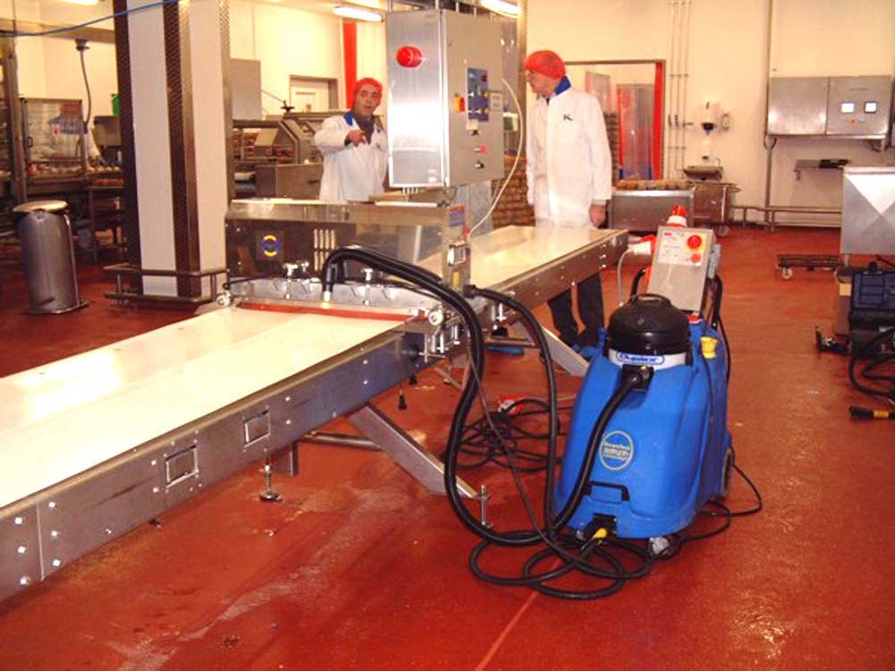 efficient steam cleaning for plastic belt and all other types of conveyor belts