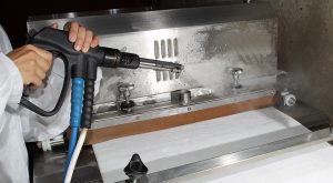 Conveyor Belt Steam Cleaning