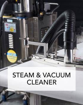 Cleaning a flat conveyor belt with a steam vacuum cleaner for optimal performance